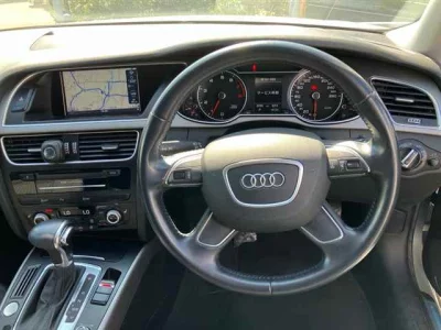 AUDI A4 AVANTE