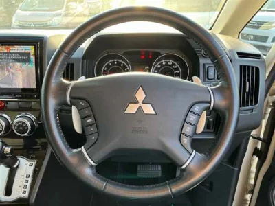 MITSUBISHI DELICA D5