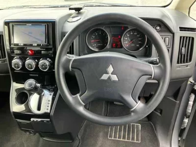 MITSUBISHI DELICA D5