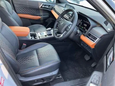 MITSUBISHI OUTLANDER PHEV