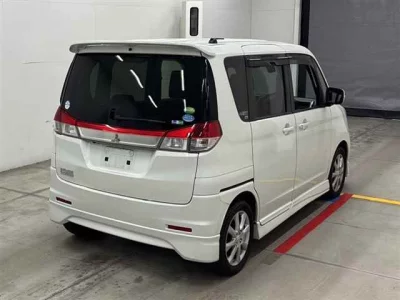 MITSUBISHI DELICA D2