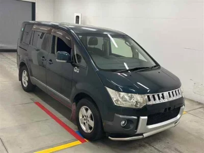 MITSUBISHI DELICA D5