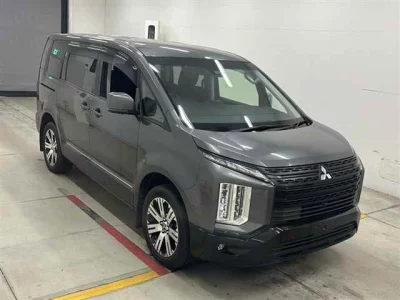 MITSUBISHI DELICA D5