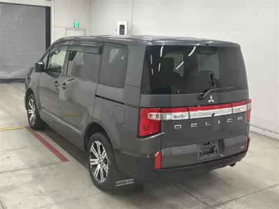 MITSUBISHI DELICA D5