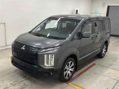 MITSUBISHI DELICA D5
