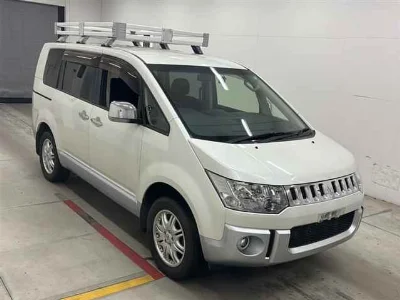 MITSUBISHI DELICA D5