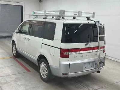 MITSUBISHI DELICA D5