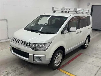 MITSUBISHI DELICA D5