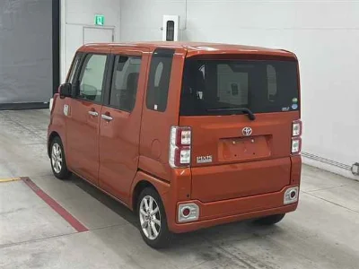 TOYOTA PIXIS MEGA