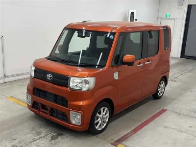 TOYOTA PIXIS MEGA