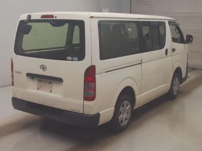 TOYOTA HIACE VAN