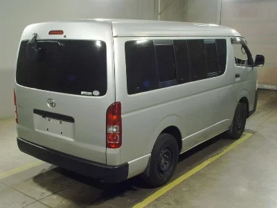 TOYOTA HIACE