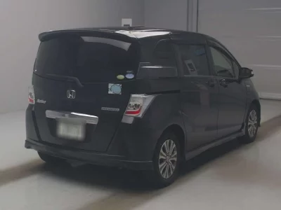 HONDA FREED SPIKE