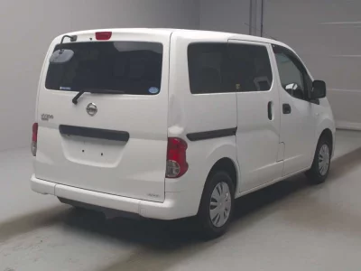 NISSAN NV200