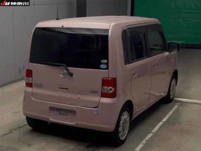 TOYOTA PIXIS SPACE