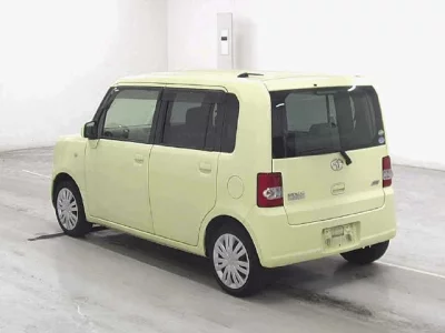 TOYOTA PIXIS SPACE