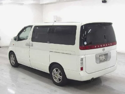 NISSAN ELGRAND