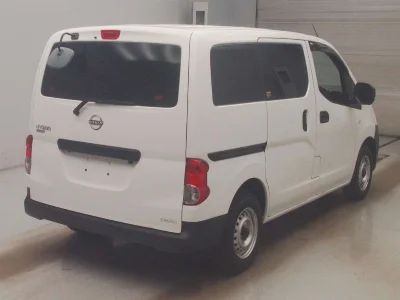 NISSAN NV200