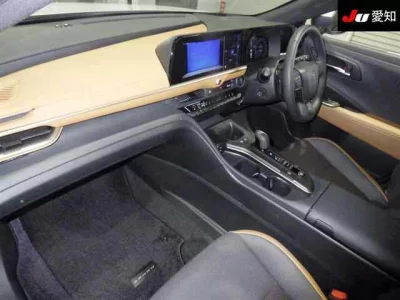 TOYOTA CROWN CROSSOVER