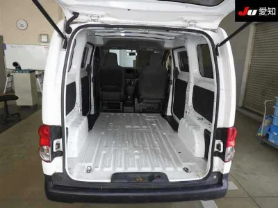 NISSAN NV200