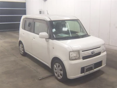 TOYOTA PIXIS SPACE