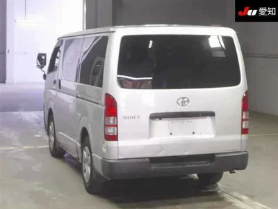 TOYOTA HIACE VAN