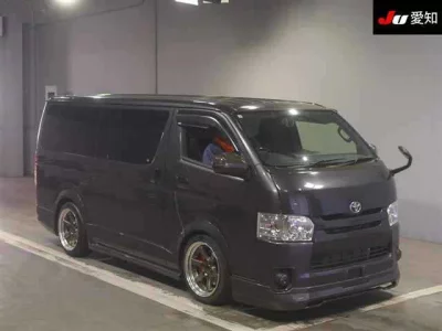 TOYOTA HIACE VAN