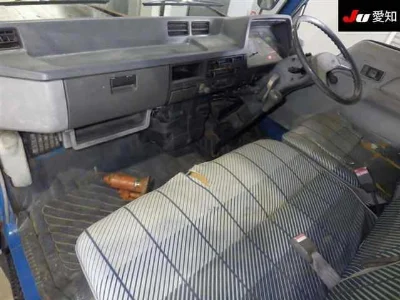 MITSUBISHI CANTER