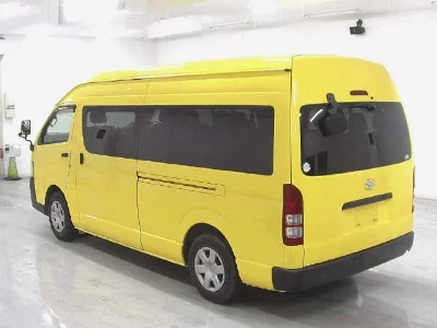TOYOTA HIACE