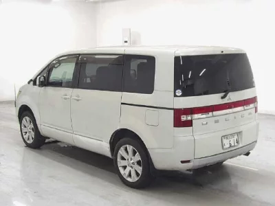 MITSUBISHI DELICA D5