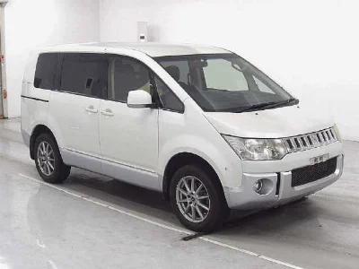 MITSUBISHI DELICA D5