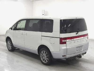MITSUBISHI DELICA D5