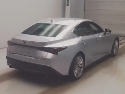 LEXUS IS