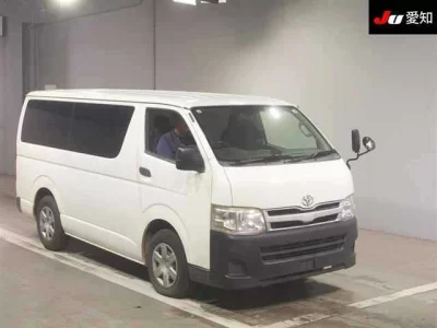 TOYOTA HIACE VAN