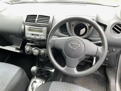 TOYOTA IST