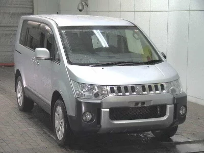 MITSUBISHI DELICA D5