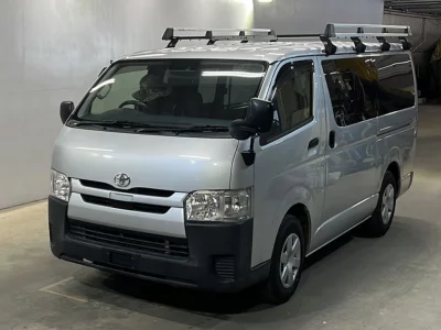 TOYOTA HIACE VAN