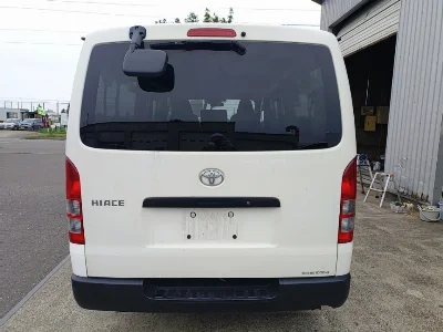 TOYOTA HIACE VAN