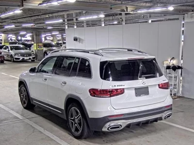 MERCEDES BENZ GLB