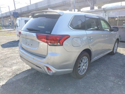 MITSUBISHI OUTLANDER PHEV