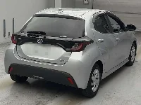 Цена авто Toyota Yaris с аукционов Японии, номер кузова MXPH10, пробег 13 000, оценка 8