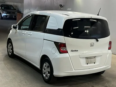 HONDA FREED SPIKE