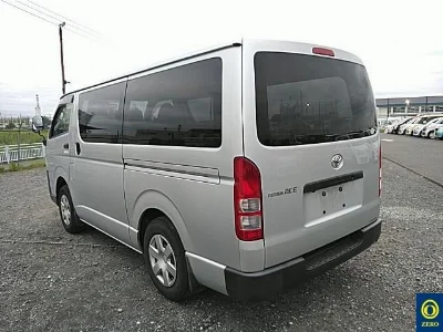 TOYOTA REGIUS VAN
