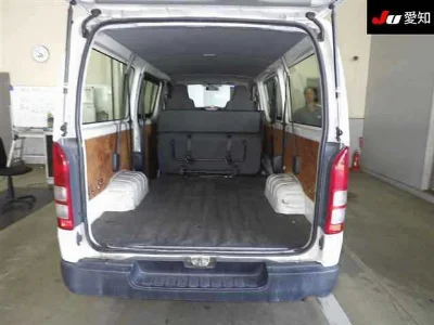 TOYOTA REGIUS VAN