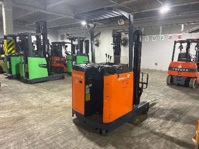 TOYOTA  FORKLIFT 