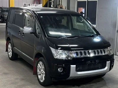 MITSUBISHI DELICA D5