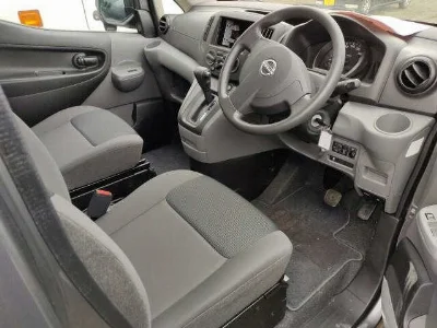 NISSAN NV200
