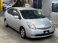 Цена авто Toyota Prius с аукционов Японии, номер кузова NHW20, пробег 75 000, оценка 8