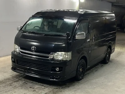 TOYOTA HIACE