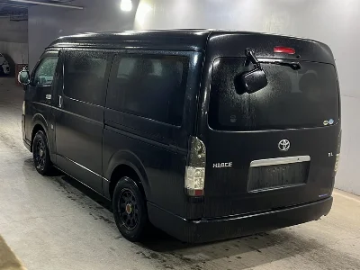 TOYOTA HIACE